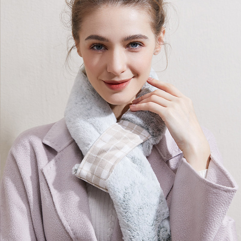 Smart heating scarf